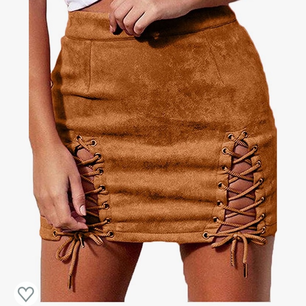 Nwot faux sued mini skirt lace up front sz M